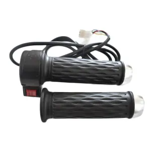 Grips with throttle for harley skateboard
